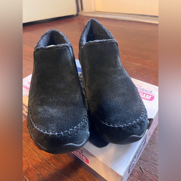 Like New Skechers Relaxed Fit shoes Size 7.5 - Picture 2 of 11